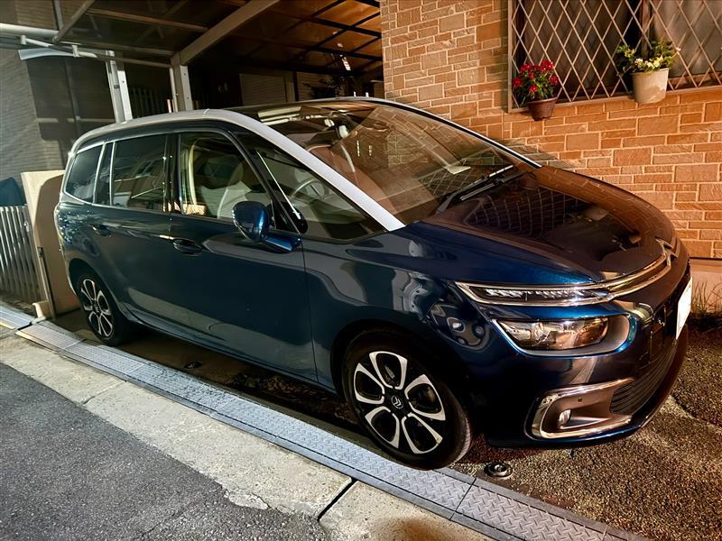シトロエン グランドC4スペースツアラー シャイン ブルーHDi_RHD(EAT_2.0)