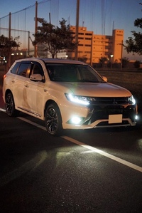 三菱 アウトランダーPHEV G プレミアムパッケージ_4WD(2.0)