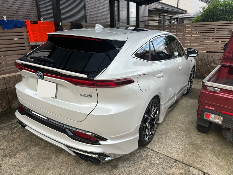 トヨタ ハリアーハイブリッド Z_E-Four(CVT_2.5_プラグインハイブリッド)