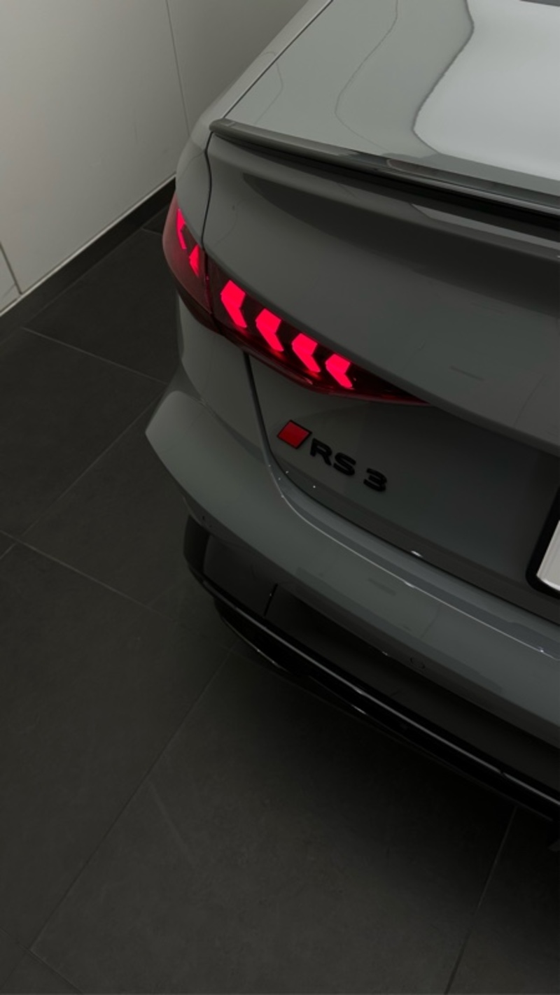 アウディ RS3 （セダン） RS3 セダン_RHD_4WD(AT_2.5)
