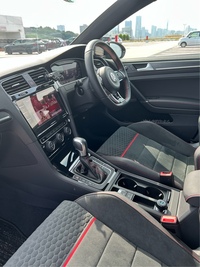 フォルクスワーゲン ゴルフ (ハッチバック) GTI パフォーマンス_RHD(DSG_2.0)