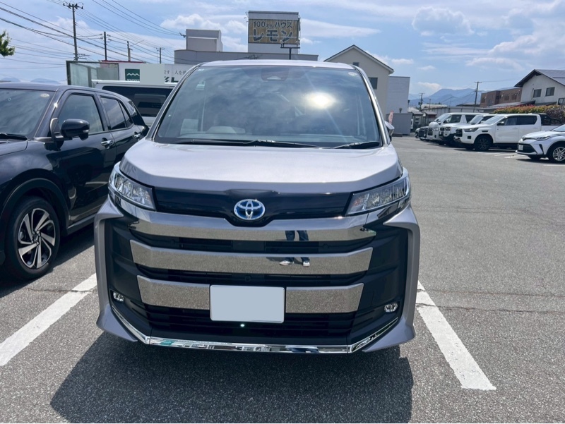 トヨタ ノア ハイブリッド S-Z_7人乗り(CVT_1.8_ハイブリッド)