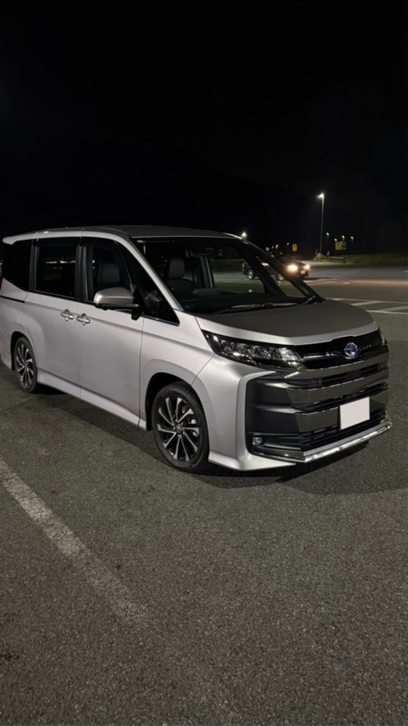 トヨタ ノア ハイブリッド S-Z_7人乗り(CVT_1.8_ハイブリッド)