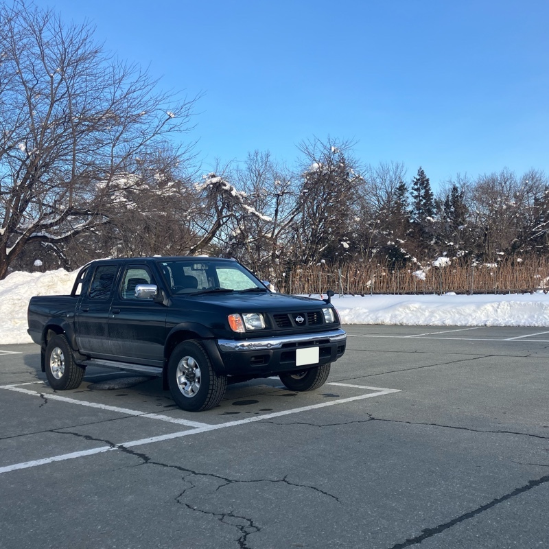 日産 ダットサンピックアップ ダブルキャブ_AX_LIMITED_4WD(MT_2.4)