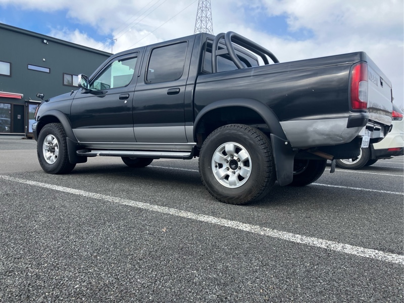 日産 ダットサンピックアップ ダブルキャブ_AX_LIMITED_4WD(MT_2.4)
