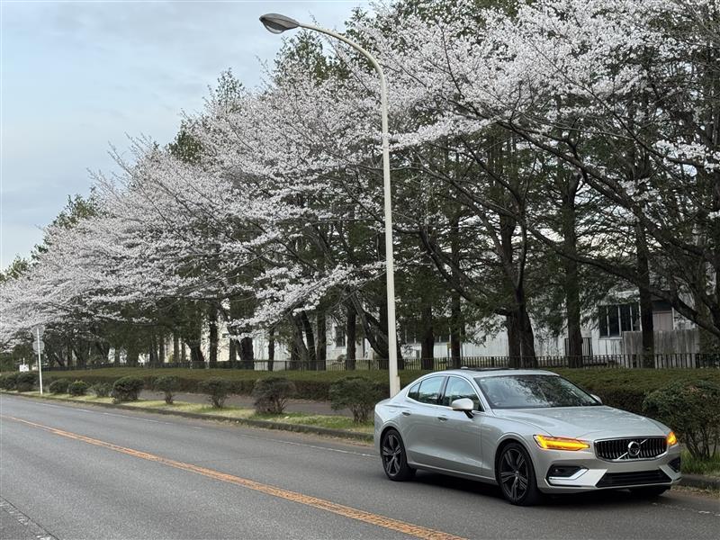 ボルボ S60 T5 インスクリプション_RHD(AT_2.0)