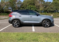 ボルボ XC40 B4 AWD Rデザイン_RHD_AWD(DCT_2.0)
