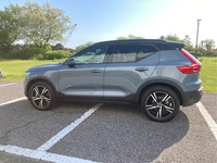 ボルボ XC40 B4 AWD Rデザイン_RHD_AWD(DCT_2.0)