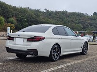 BMW 5シリーズ プラグインハイブリッド 530e Mスポーツ_RHD(AT_2.0)