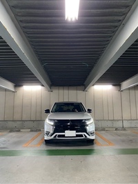 三菱 アウトランダーPHEV G_4WD(2.4)