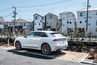 アウディ Q8 ブロンズエディション_RHD_4WD(ティプトロニック_3.0)