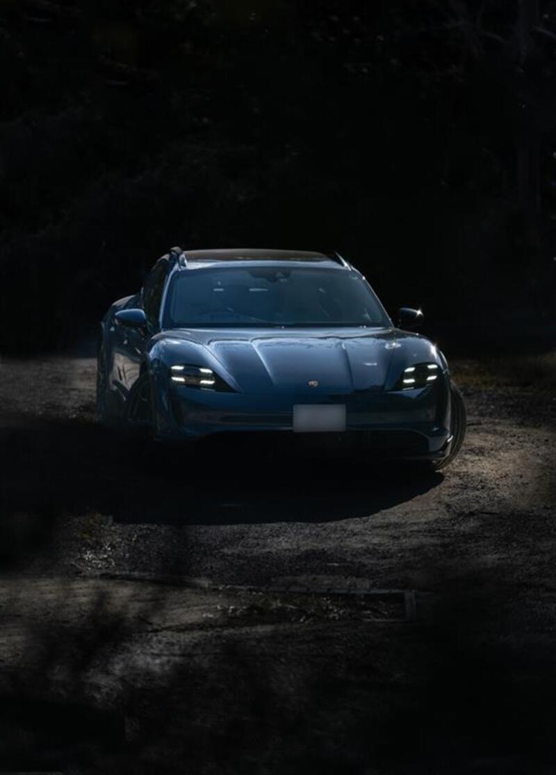 ポルシェ タイカン クロスツーリスモ タイカン ターボ クロスツーリスモ_RHD_4WD(AT)