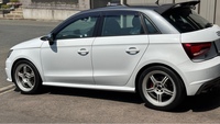 アウディ S1 スポーツバック S1 スポーツバック_RHD_4WD(MT_2.0)