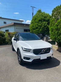 ボルボ XC40 B5 AWD Rデザイン_RHD_AWD(AT_2.0)