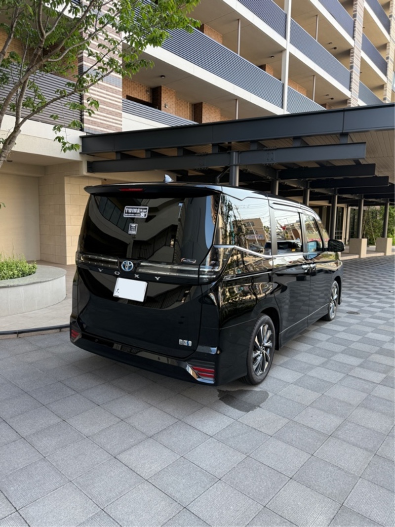 トヨタ ヴォクシー ハイブリッド S-Z_7人乗り(CVT_1.8_ハイブリッド)