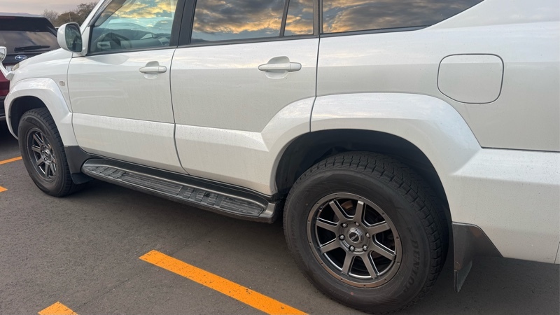 トヨタ ランドクルーザープラド TX_4WD(5ドア_AT_2.7_8人乗)