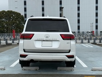 トヨタ ランドクルーザー300 ZX_7人乗り_4WD (AT_3.5_ガソリン)