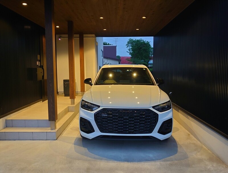 アウディ Q5 スポーツバック Q5 スポーツバック 40 TDI クワトロ Sライン_RHD_4WD(Sトロニック_2.0)