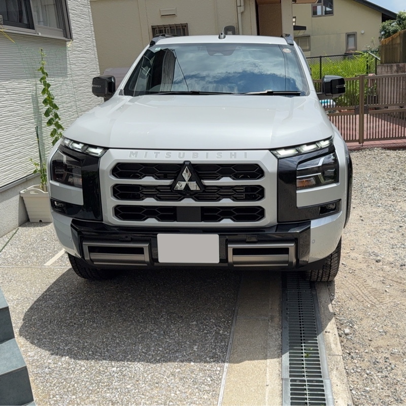 三菱 トライトン GSR_4WD(AT_2.4)