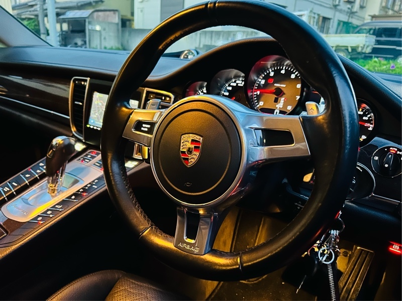 ポルシェ パナメーラ パナメーラ 4S_RHD_4WD(PDK_4.8)