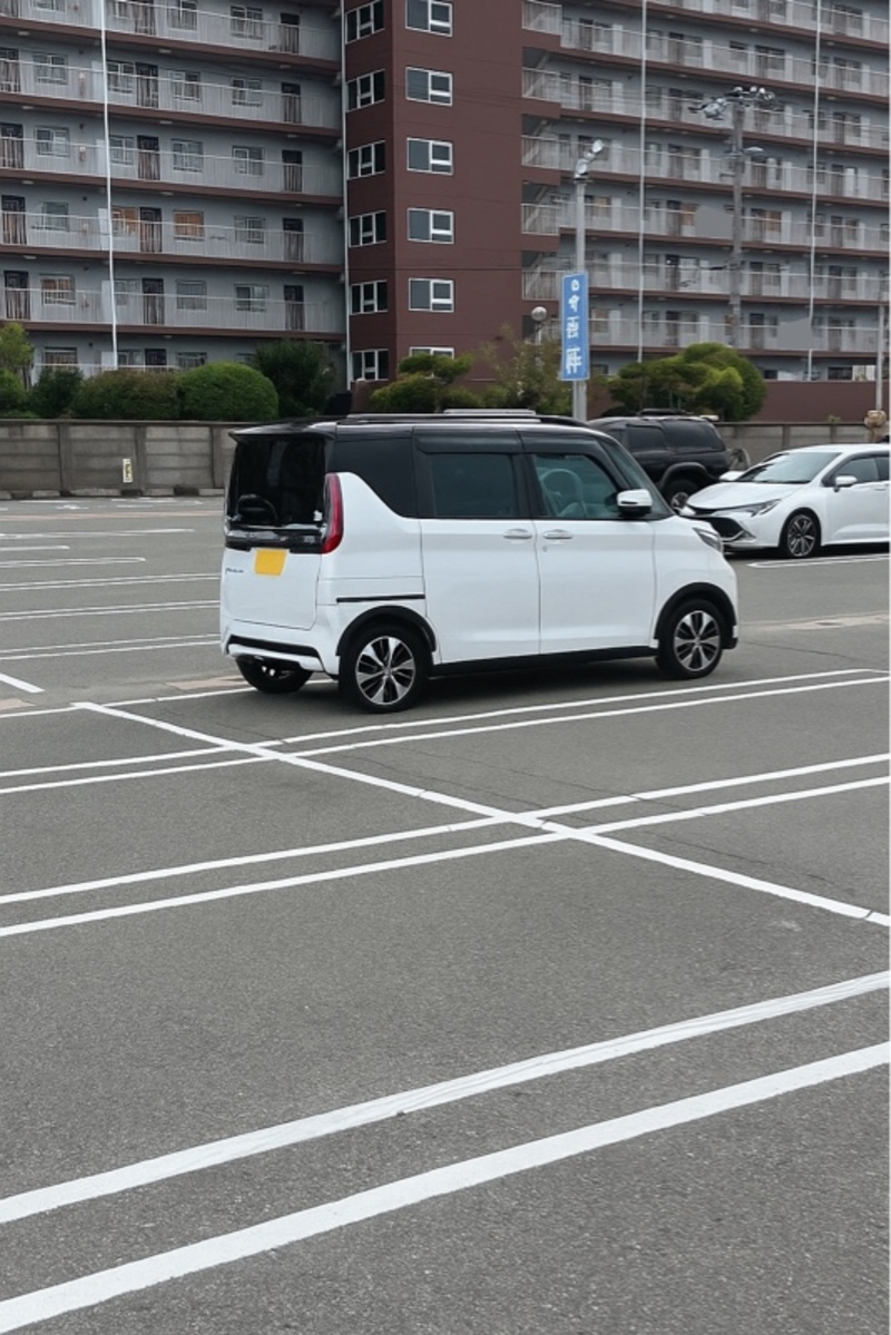 三菱 eKクロススペース T_4WD(CVT_0.66)