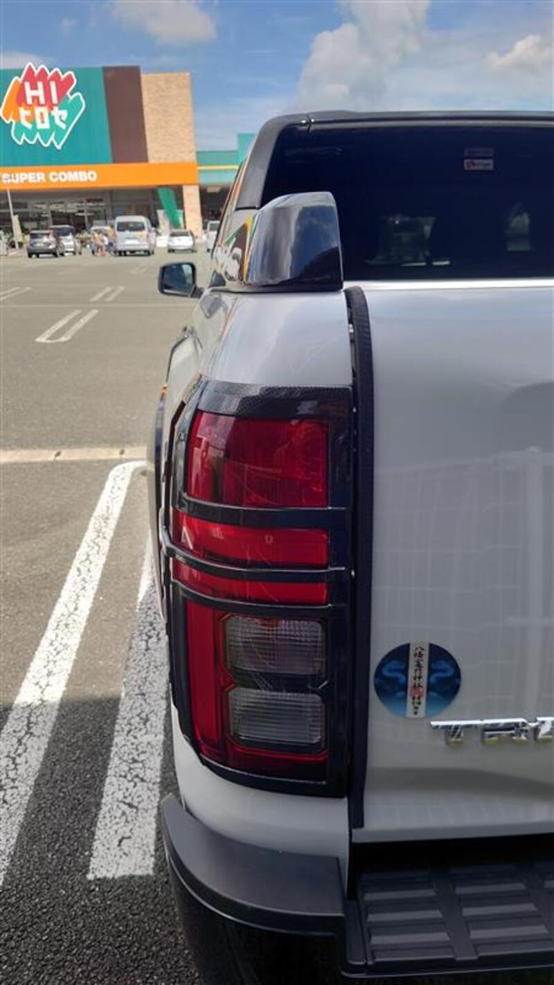 三菱 トライトン GSR_4WD(AT_2.4)