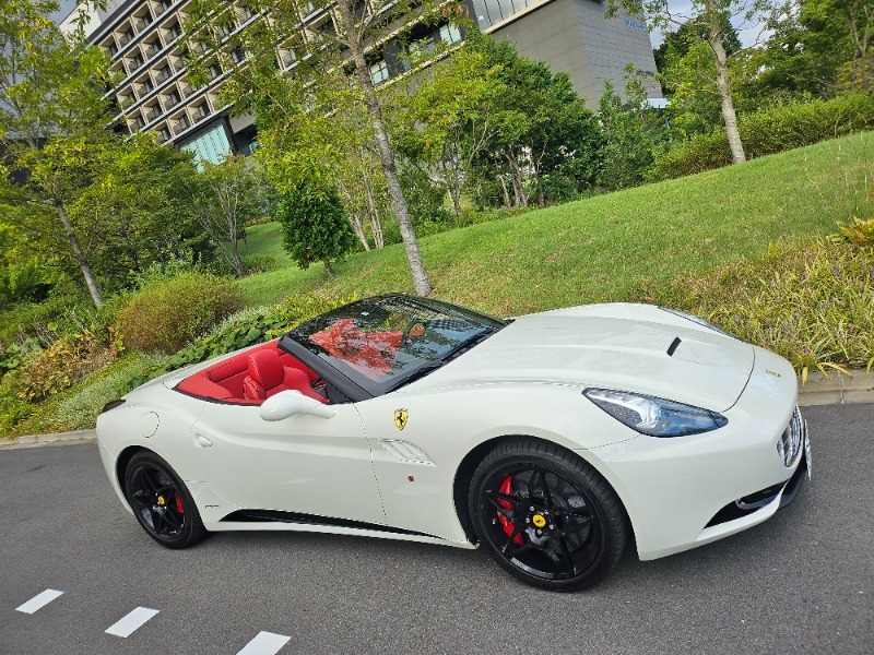 フェラーリ カリフォルニア カリフォルニア_LHD(AT_4.3)