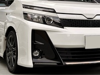 トヨタ ヴォクシー ZS“GRスポーツ”_7人乗り(CVT_2.0)