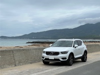 ボルボ XC40 T4 AWD インスクリプション_RHD_AWD(AT_2.0)