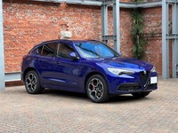 アルファロメオ ステルヴィオ 2.0 ターボ Q4 ヴェローチェ_RHD_4WD(AT_2.0)