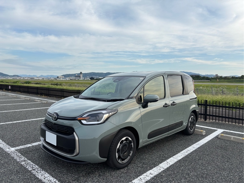 トヨタ シエンタ ハイブリッド Z_7人乗り(CVT_1.5)