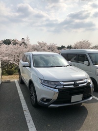 三菱 アウトランダー 24G_4WD(CVT_2.4)