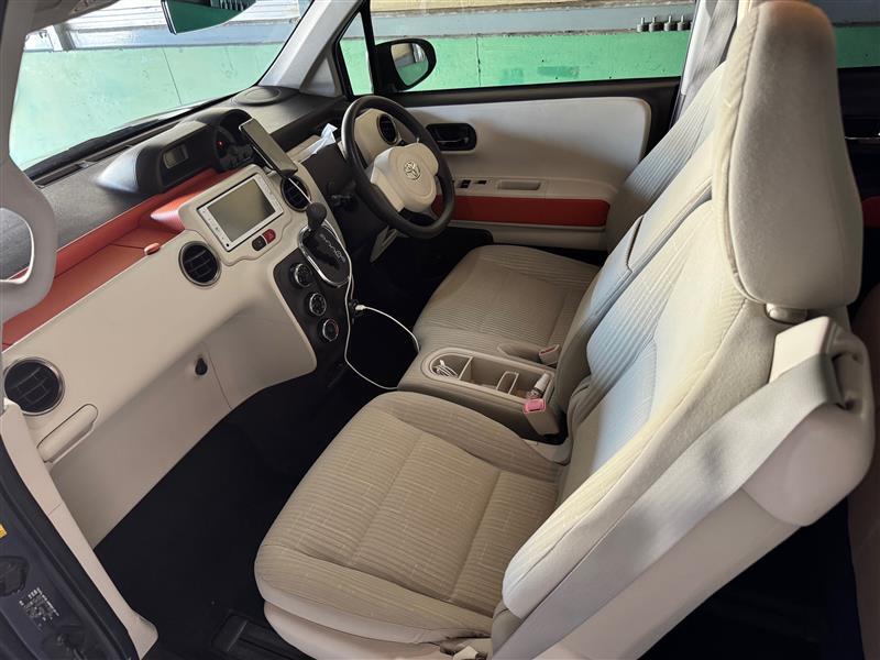 トヨタ スペイド F(CVT_1.5)