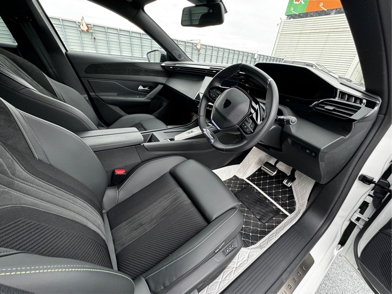 プジョー 308 PHEV GT ハイブリッド_RHD(e-EAT_1.6)