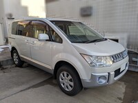 三菱 デリカD:5 M_8人乗り_4WD(CVT_2.4)