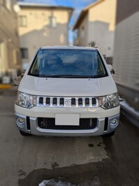 三菱 デリカD:5 M_8人乗り_4WD(CVT_2.4)