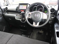 ホンダ N-BOX G・Lパッケージ(CVT_0.66)