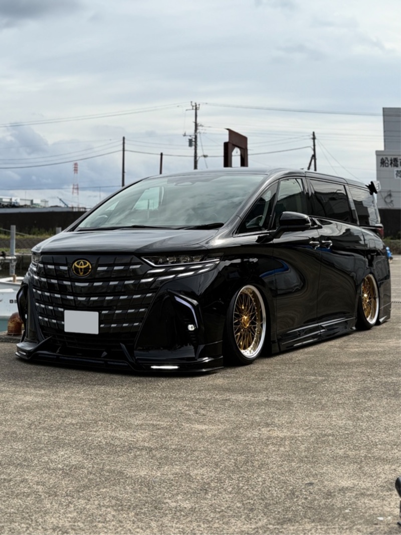 トヨタ アルファード エグゼクティブラウンジ_E-Four(CVT_2.5_プラグインハイブリッド)