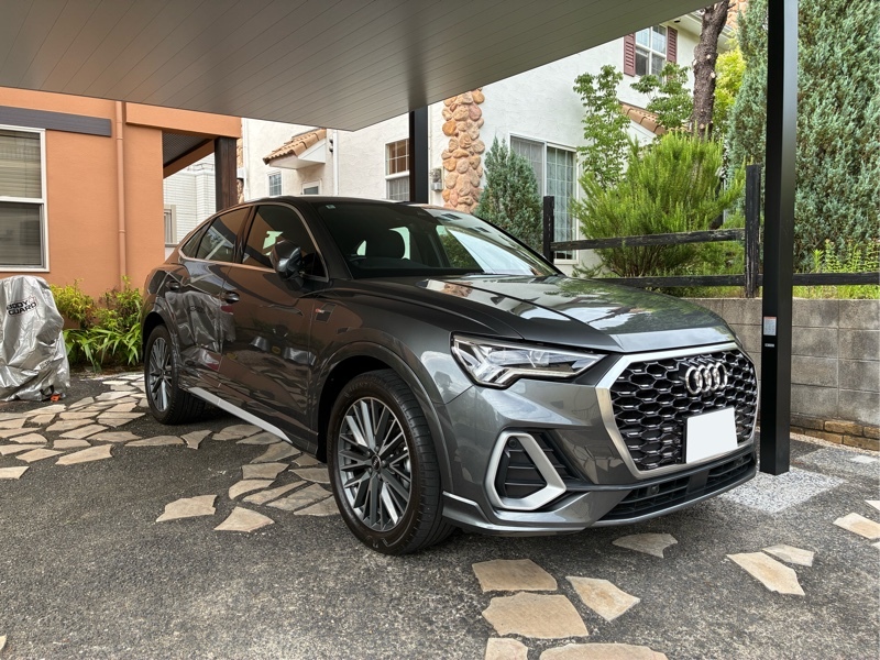 アウディ Q3 スポーツバック Q3 スポーツバック 35 TFSI Sライン_RHD(AT_1.5)