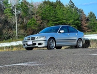 BMW 3シリーズ セダン 330i_M-スポーツ_LHD(MT)