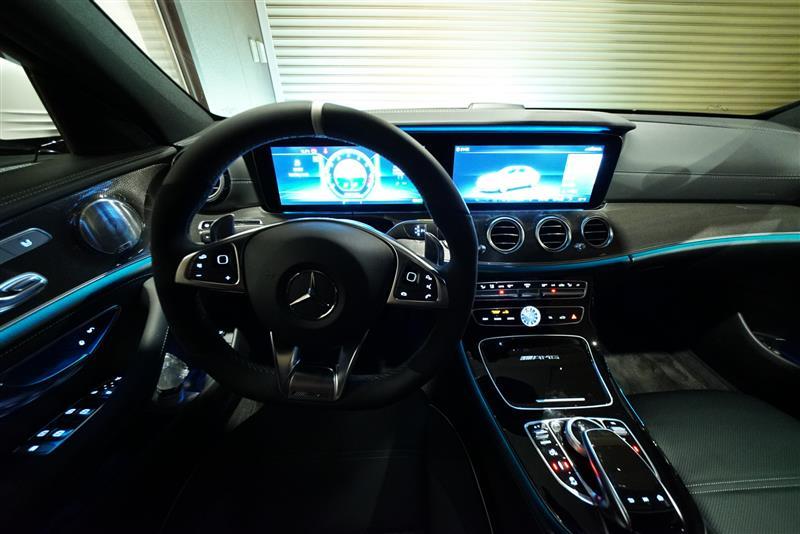 AMG Eクラス セダン メルセデスAMG E63 S 4マチック_LHD_4WD(AT_5.5)