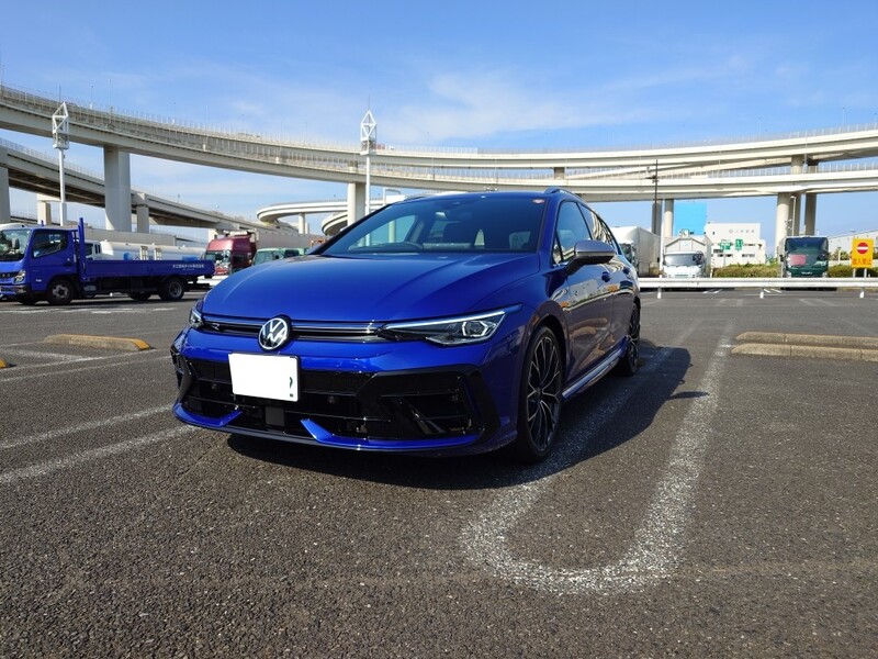 フォルクスワーゲン ゴルフ R ヴァリアント R アドバンス_RHD_4WD(DSG_2.0)