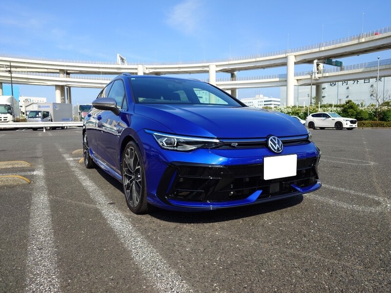 フォルクスワーゲン ゴルフ R ヴァリアント R アドバンス_RHD_4WD(DSG_2.0)