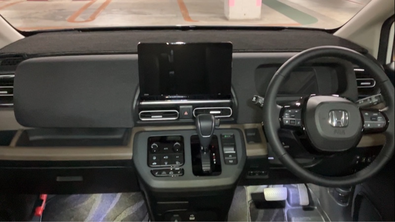 ホンダ フリード e:HEV エアー_6人乗り_4WD(CVT_1.5)