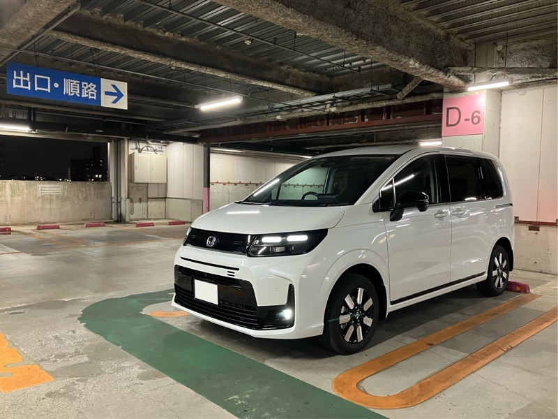 ホンダ フリード e:HEV エアー_6人乗り_4WD(CVT_1.5)