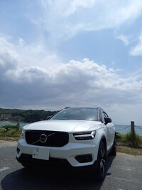 ボルボ XC40 B4 AWD Rデザイン_RHD_AWD(DCT_2.0)