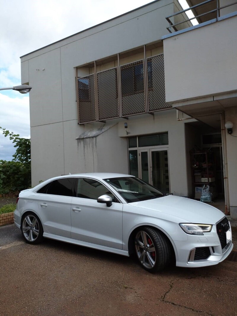 アウディ RS3 （セダン） RS3 セダン_RHD_4WD(AT_2.5)