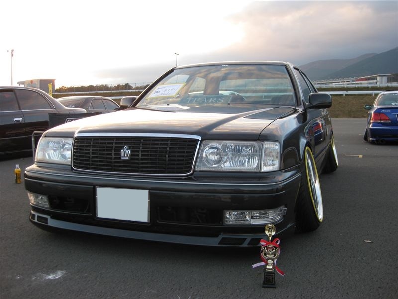 トヨタ クラウン