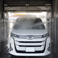 トヨタ ノア ハイブリッド Z_7人乗り(CVT_1.8_ハイブリッド)