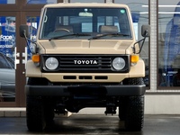 トヨタ ランドクルーザー70 LX_4WD(MT_3.5ディーゼル)